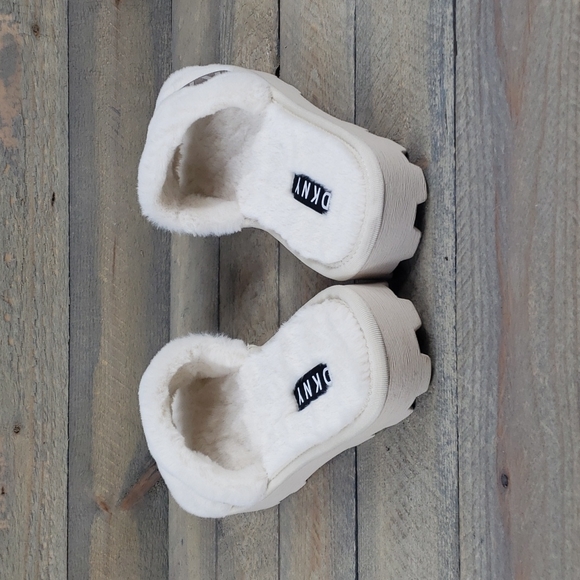 DKNY Logo Faux Fur Rabbit Women's Slides Slippers Beige - Picture 6 of 9